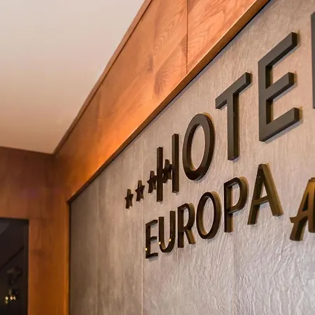 호텔 Europa Art 4*