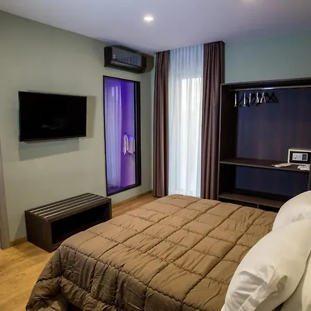 Europa Art Hotel 4*