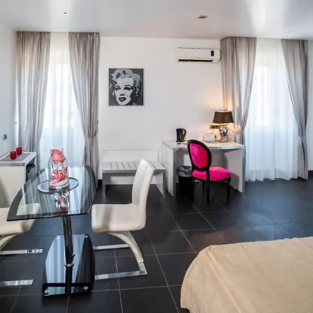 Europa Art Hotel