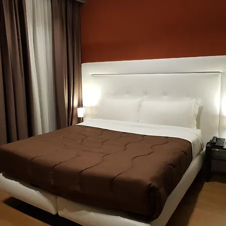 Europa Art Hotel 4*